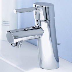 Izlietnes jaucējkrāns ar apakšējo vārstu GROHE Concetto, S-izmērs, 3220410E