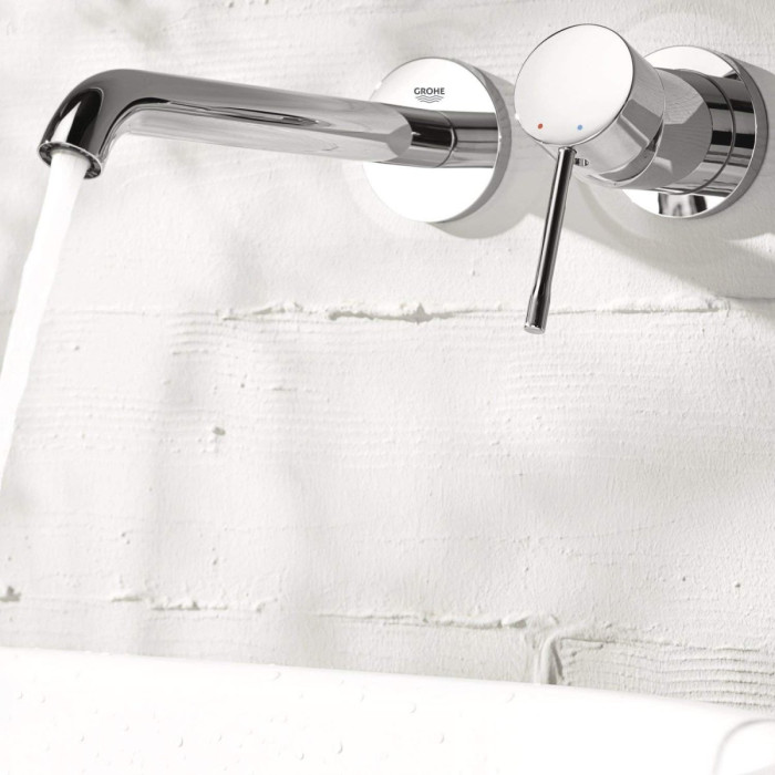 Priekšsienas jaucējkrāns GROHE Essence 230 mm, 19967001